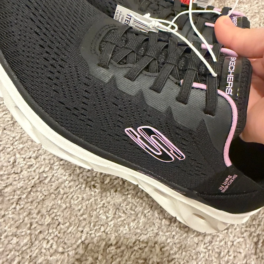 NEW Skechers Women's Glide Step Sneaker - Picture 3 of 7